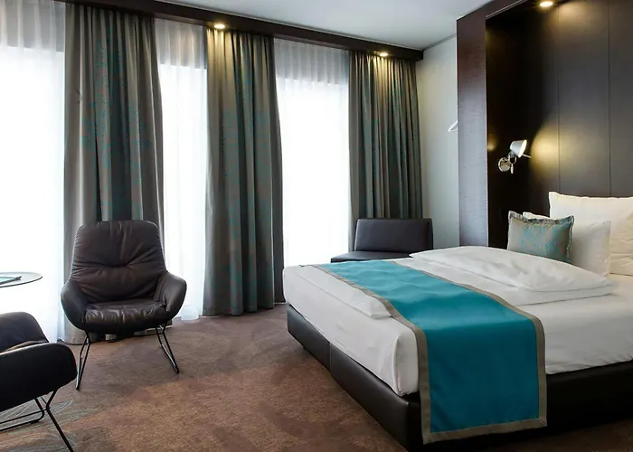 ワン シュトゥットガルト-バド・カンシュタット 3*